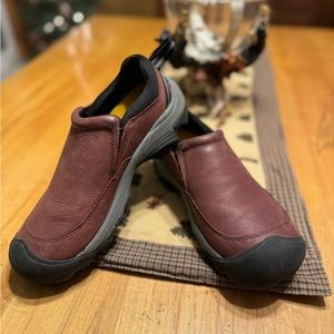 Ladies Keen slip on loafers